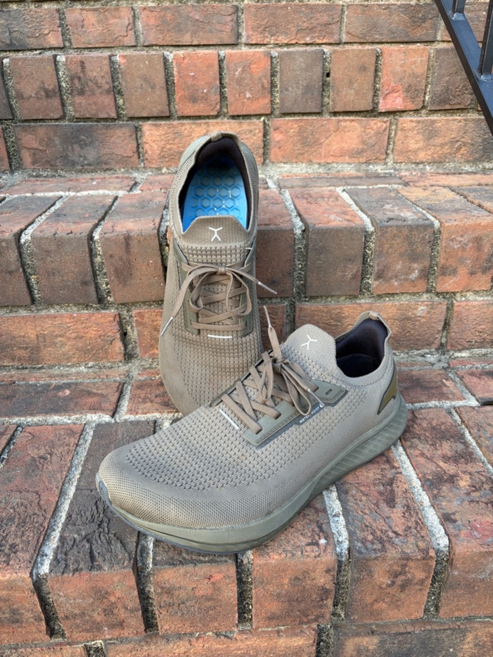 Flux Adapt Waterproof Runner - Olive